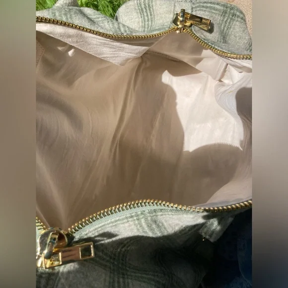 Stoney Clover Lane Wool Plaid Duffle Bag Snowed In Green - Picture 11 of 17